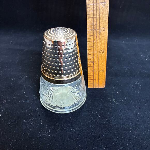 Avon Golden Thimble Brocade Cologne Bottle Collectible Vintage Empty 2 ounce - Picture 2 of 4